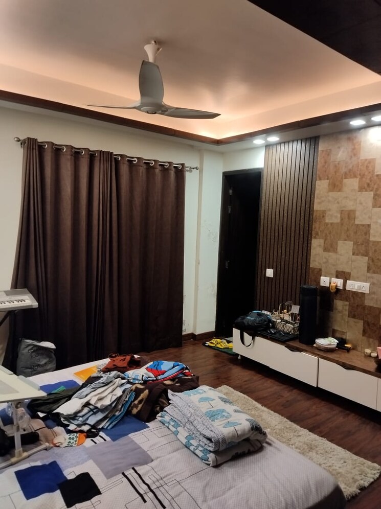 Bedroom, sector 56 3 Bedroom 300 Sq.Yd. Builder Floor In Sector 56 Gurgaon 8495919