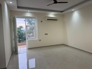 Room in 3 BHK Builder Floor at Sector 42 – for Sale