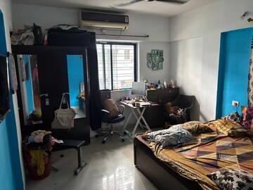Room in 2 BHK Apartment at Stargaze CHS, Dhanori – for Rent