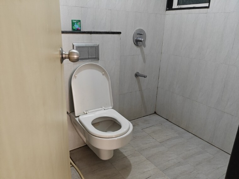Bathroom, godrej-central 2 Bedroom 754 Sq.Ft. Apartment In Chembur Mumbai 8496011