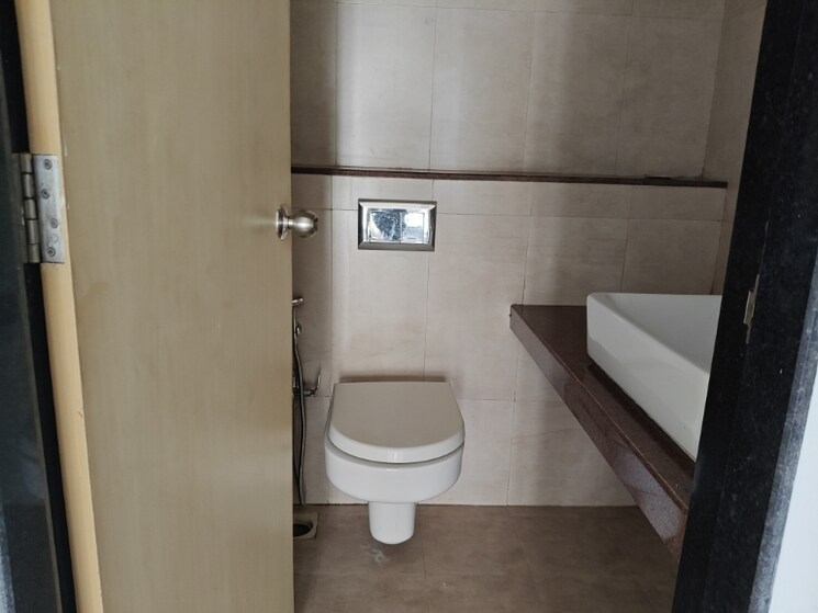 Bathroom, godrej-central 2 Bedroom 754 Sq.Ft. Apartment In Chembur Mumbai 8496011