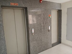 Lift in 2 BHK Apartment at Godrej Central, Chembur – for Sale