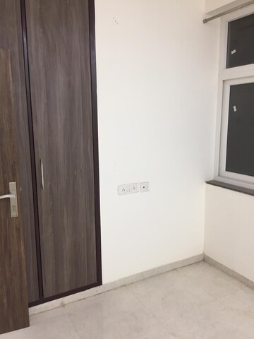 Room in 3 BHK Builder Floor at Sector 28, Dwarka – for Rent
