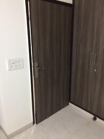 Furnished Amenities in 3 BHK Builder Floor at Sector 28, Dwarka – for Rent