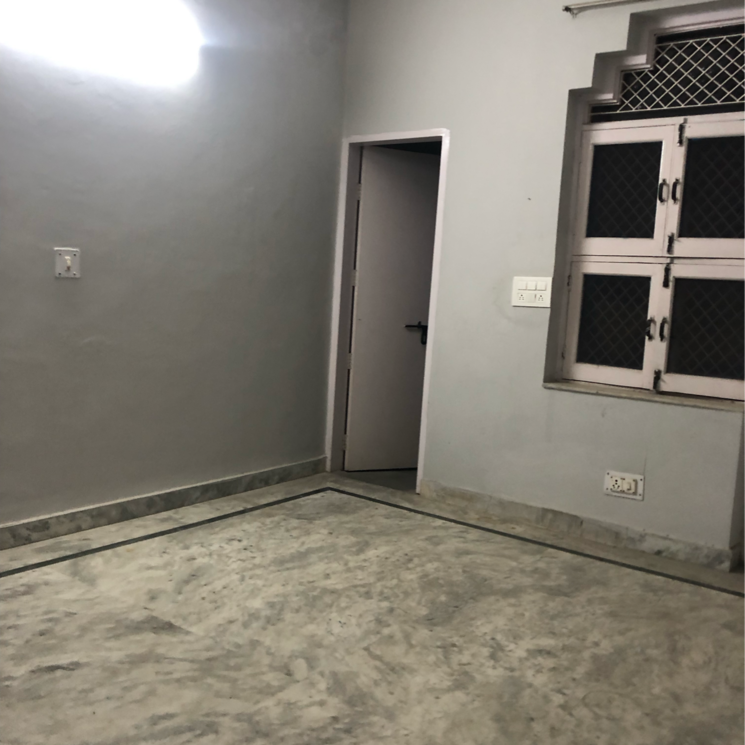 Room, sector 21 2.5 Bedroom 1200 Sq.Ft. Villa In Sector 21 Gurgaon 8496082