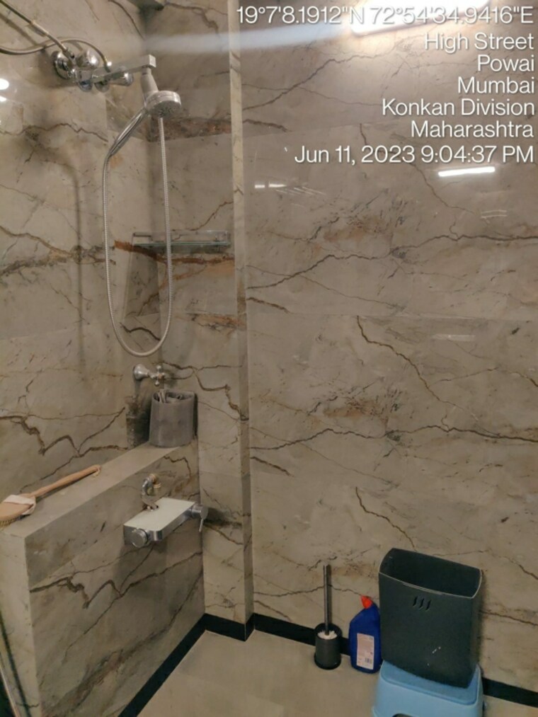 Bathroom, hiranandani-gardens-birchwood 3 Bedroom 1400 Sq.Ft. Apartment In Powai Mumbai 8496124