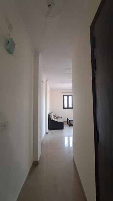 Room in 2 BHK Builder Floor at Sultanpur – for Rent