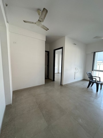 Room in 2 BHK Apartment at Divine Aspen Garden, Goregaon East – for Rent