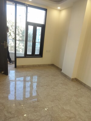 Room in 2 BHK Builder Floor at Sultanpur – for Sale