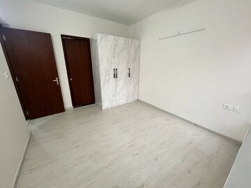 Room in 3 BHK Apartment at Shapoorji Pallonji Joyville Phase 3, Sector 102 – for Rent