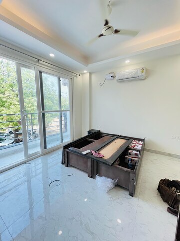 Studio Builder Floor For Rent in Sector 52