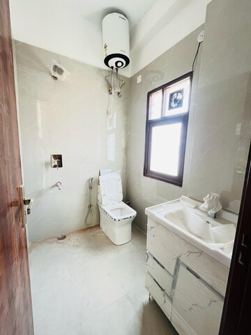 Bathroom in Studio Builder Floor at Sector 52 – for Rent