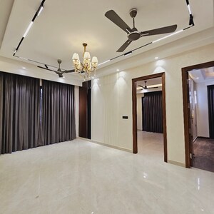 Room in 4 BHK Builder Floor at Ansal API Esencia, Sector 67 – for Sale