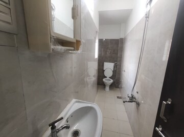 Bathroom in 6 BHK Independent House at Thaltej – for Rent