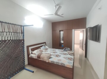 Bedroom in 6 BHK Independent House at Thaltej – for Rent