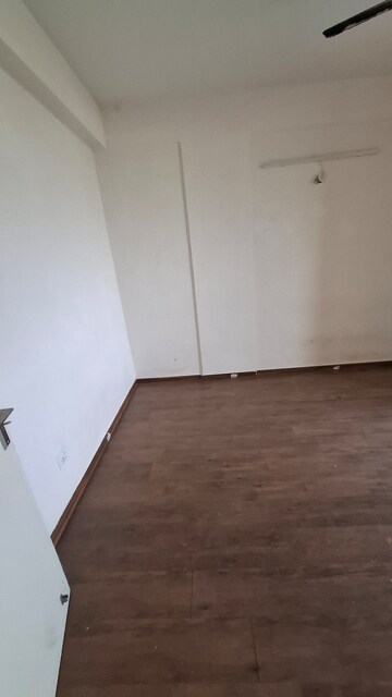 2 BHK Apartment For Rent in Wave Executive Floors, Wave City