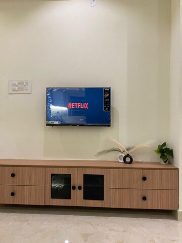 Furnished Amenities in 2 BHK Apartment at White House Apartments HRBR Layout, Hrbr Layout – for Rent