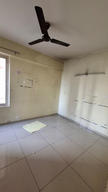 Bathroom in 3 BHK Apartment at Wave Dream Homes, Wave City – for Rent