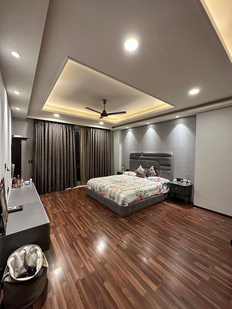 Bedroom, sector 49 4 Bedroom 500 Sq.Yd. Builder Floor In Sector 49 Gurgaon 8496312