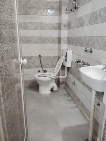 Bathroom in 2.5 BHK Builder Floor at Preet Vihar – for Rent