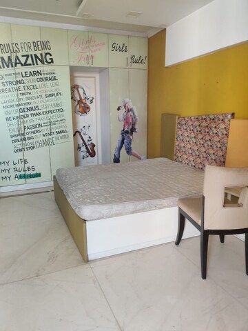 Bedroom in 3.5 BHK Builder Floor at DLF City Phase IV, Dlf Phase iv – for Rent
