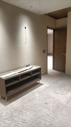 Room in 3.5 BHK Builder Floor at Vikas Puri – for Sale