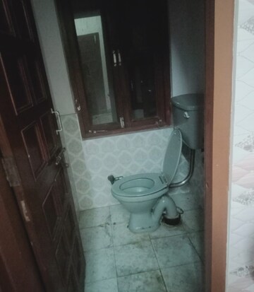 Bathroom in 2 BHK Villa at Aliganj – for Rent