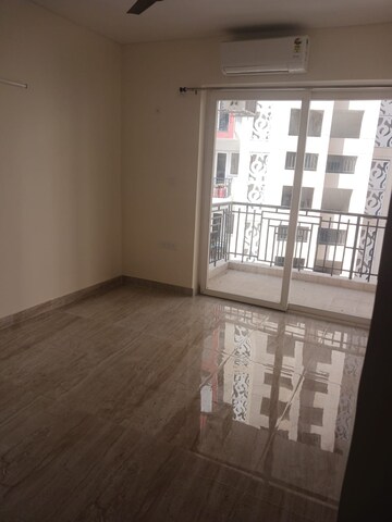 Room in 3 BHK Apartment at Paras Dews, Sector 106 – for Rent