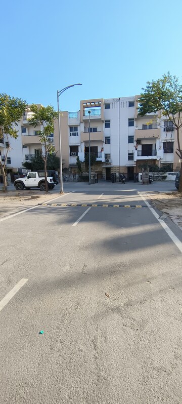 Parking in 3 BHK Builder Floor at BPTP Park Elite Floor II, Sector 75 – for Sale