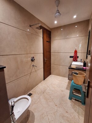 Bathroom in 5 BHK Apartment at Itc Silverglades Laburnum, Sector 28 – for Sale