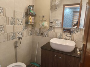 Bathroom in 5 BHK Apartment at Itc Silverglades Laburnum, Sector 28 – for Sale
