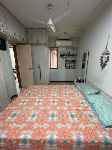 Bedroom in 1 BHK Apartment at Borivali West – for Rent