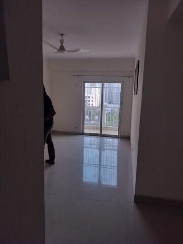 Room in 2 BHK Apartment at Supertech The Romano, Sector 118 – for Rent