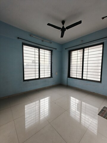 Room in 2 BHK Apartment at Surana Saffron Avenue, Bavdhan – for Rent