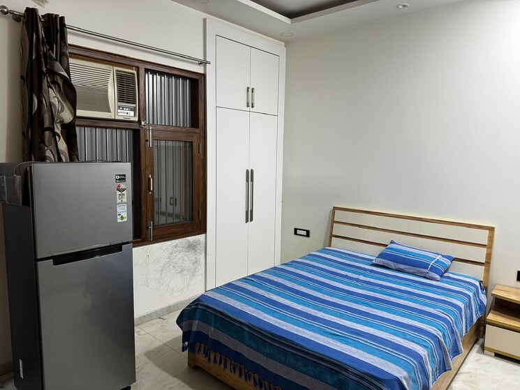 Bedroom, vvip-assets 4 Bedroom 136 Sq.Yd. Apartment In Raj Nagar Extension Ghaziabad 8497137