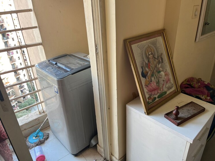 Balcony, paras-tierea 2 Bedroom 825 Sq.Ft. Apartment In Sector 137 Noida 8497146