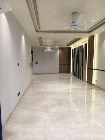 Room in 4 BHK Builder Floor at Sushant Lok Iii – for Sale
