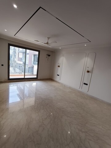 Room in 4 BHK Builder Floor at Sushant Lok Iii – for Sale