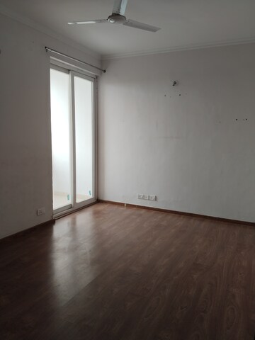 Room in 3 BHK Apartment at Amrapali Leisure Park, Amrapali Leisure Valley – for Rent