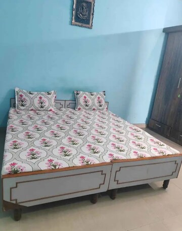 Bedroom in 1 BHK Villa at Aliganj – for Rent