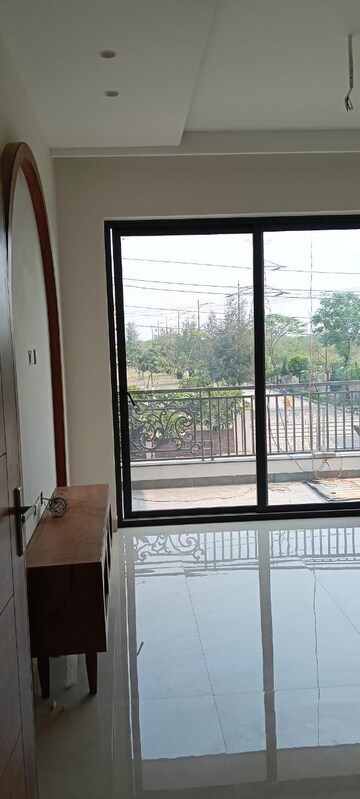 Room in 3 BHK Builder Floor at Sector 24 – for Sale