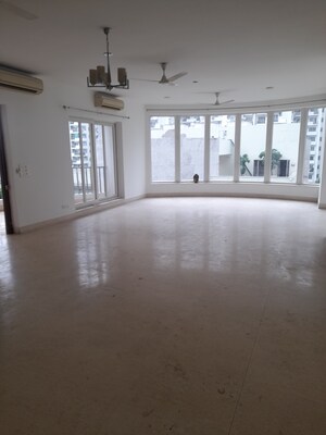 Furnished Amenities in 4 BHK Apartment at Emaar The Palm Drive-Palm Studios, Sector 66 – for Sale