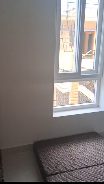 Room in 1 RK Apartment at Gunjur – for Rent