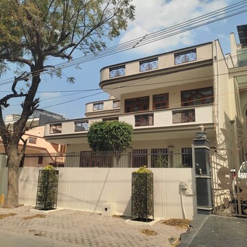  Plot For Sale in Sector 11