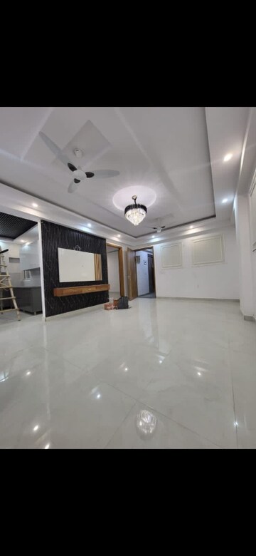 Room in 3 BHK Builder Floor at Chattarpur – for Sale