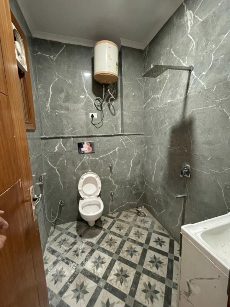 Bathroom, chattarpur 3 Bedroom 1150 Sq.Ft. Builder Floor In Chattarpur Delhi 8497943