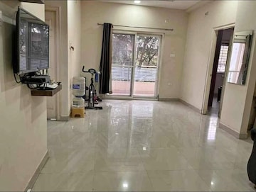 Room in 3 BHK Apartment at Vishnu Vistara, Hi Tech City – for Rent