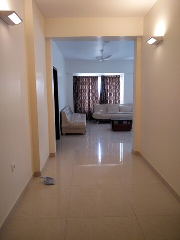 Room in 4 BHK Apartment at Adani Shantigram Water Lily, Shantigram – for Rent