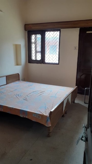 Bedroom in 2 BHK Apartment at Sector 39 – for Sale
