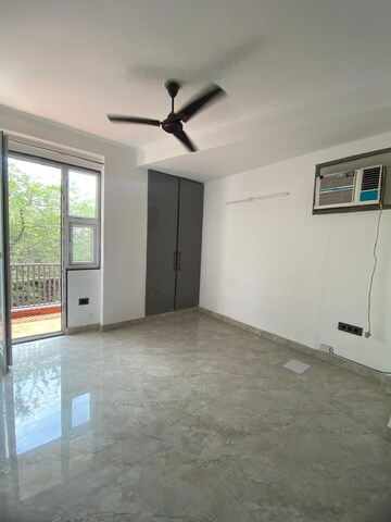 Room in 2 BHK Builder Floor at Saket – for Rent